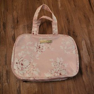 (New without tags) YumiKim Makeup Travel bag